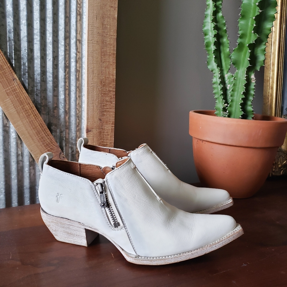 Frye White Leather Ankle Booties with Side Zipper